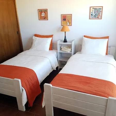 Apartmán With A Swimming-pool In Algarve Armação de Pêra